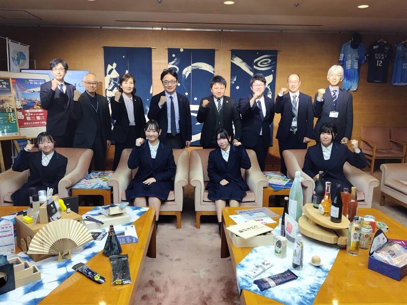 68C0473D-4AB4-48E3-91D5-91A97A216627q