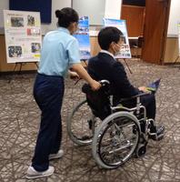 車椅子介助体験
